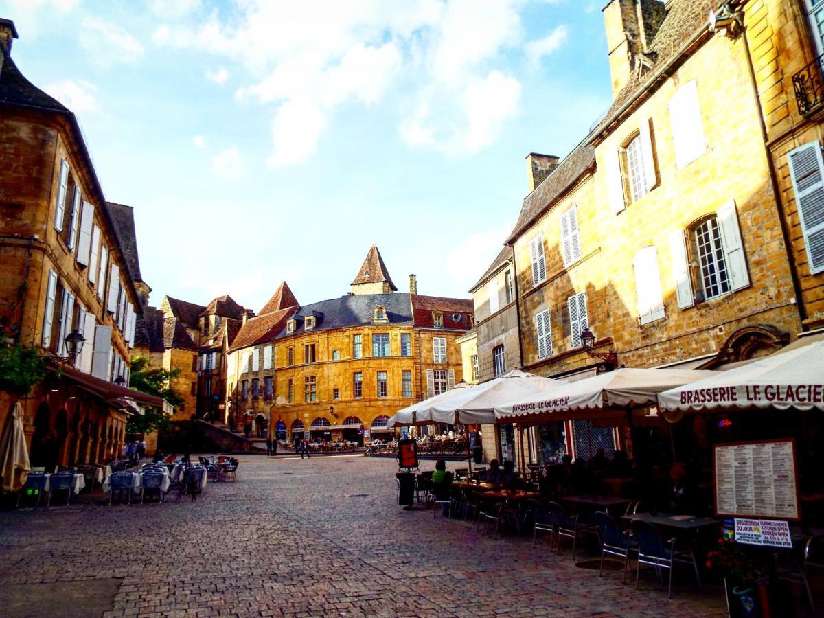 Centrally Located Sarlat Apartment With Medieval Town Views Εξωτερικό φωτογραφία