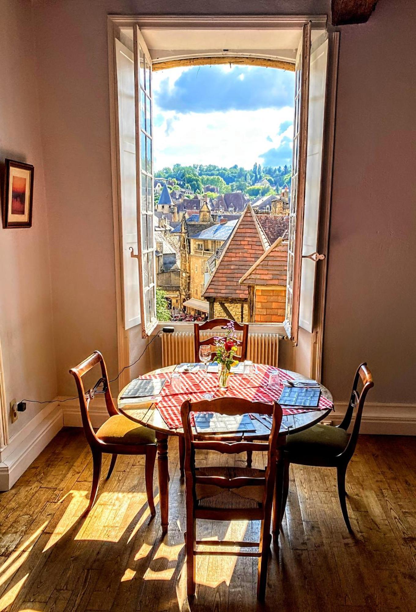 Centrally Located Sarlat Apartment With Medieval Town Views Εξωτερικό φωτογραφία