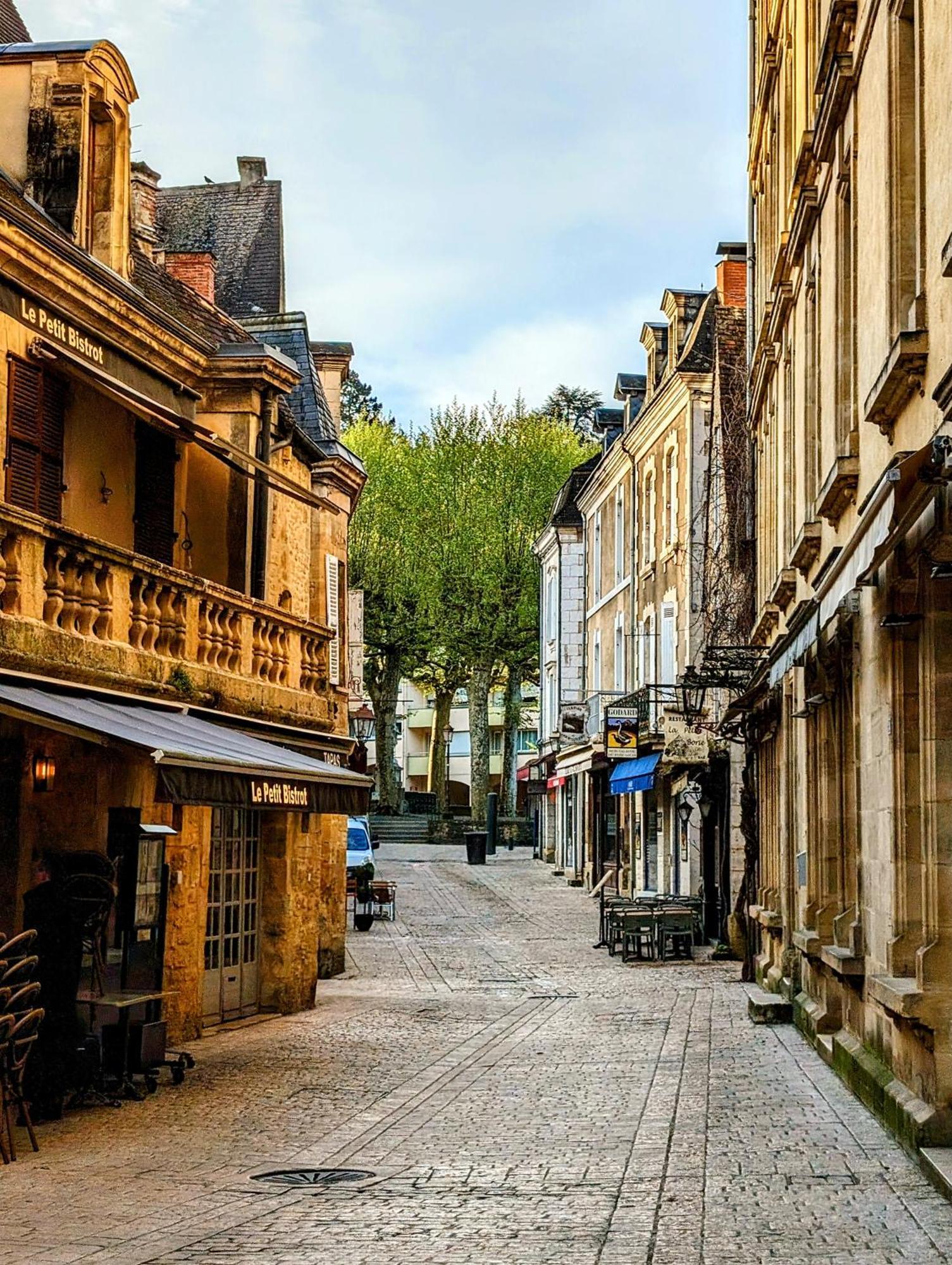 Centrally Located Sarlat Apartment With Medieval Town Views Εξωτερικό φωτογραφία